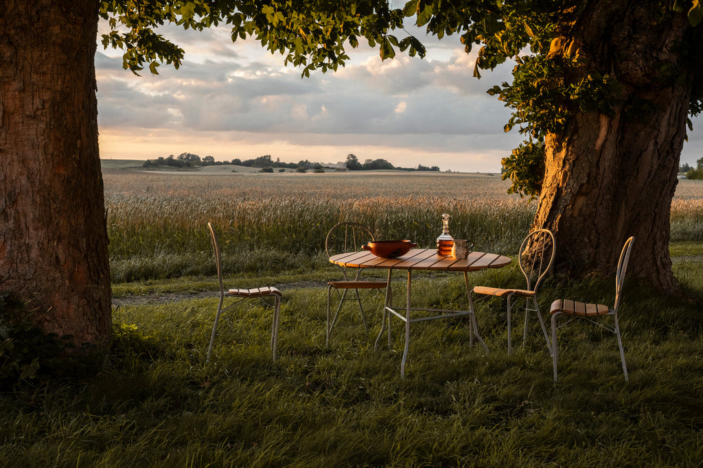 Pia Table